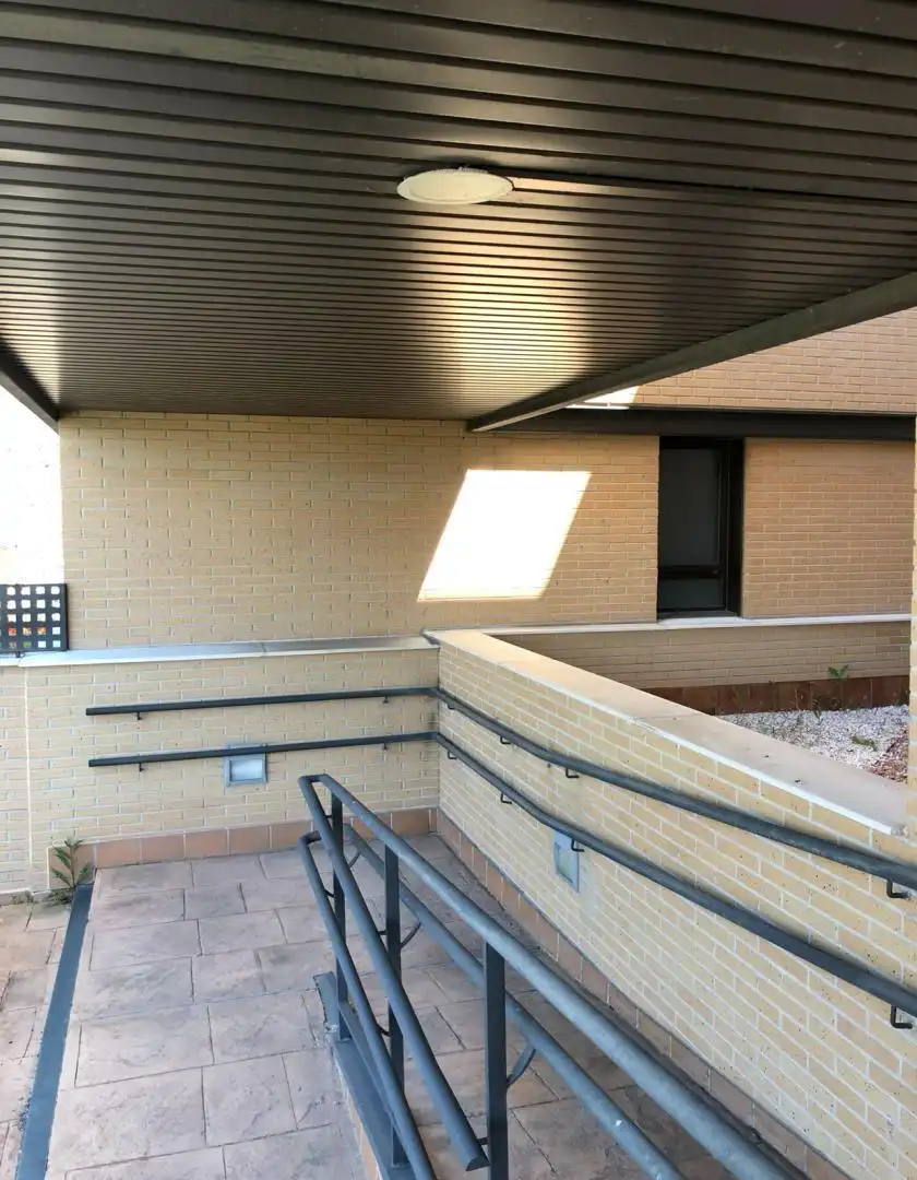 Pis en venda a Calle Pintor Diego Jiménez, Parquesol Vista exterior de Pis en venda en Valladolid amb Calefacció, Parquet i Terrassa