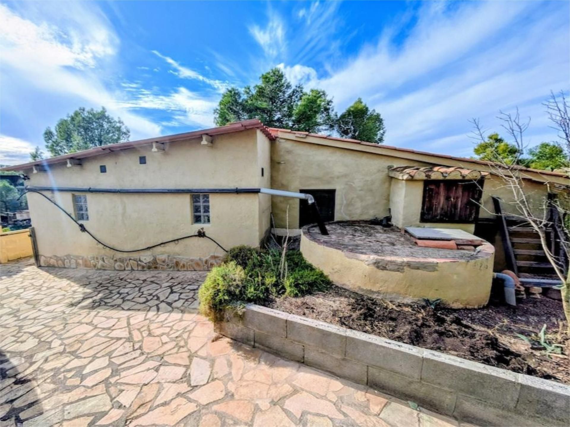 Country house zum Verkauf in C-233, 28, Flix Außenansicht von Country house zum Verkauf in Flix mit Terrasse