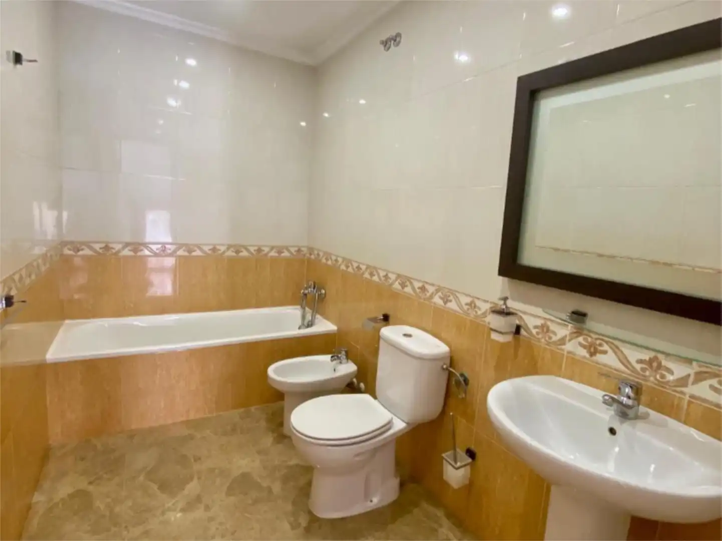 Casa adosada en venta en Carrer Xixona, 48, Ibi Baño de Casa adosada en venta en Ibi con Calefacción, Terraza y Trastero
