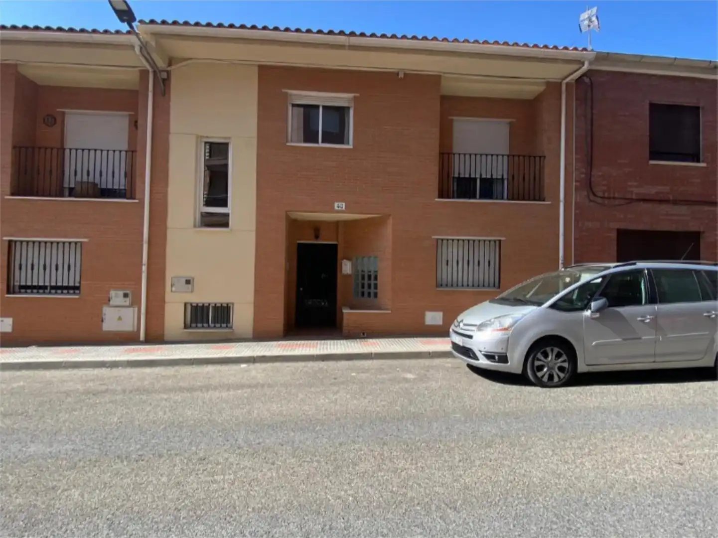 Casa adosada en venta en Carrer Xixona, 48, Ibi Vista exterior de Casa adosada en venta en Ibi con Calefacción, Terraza y Trastero