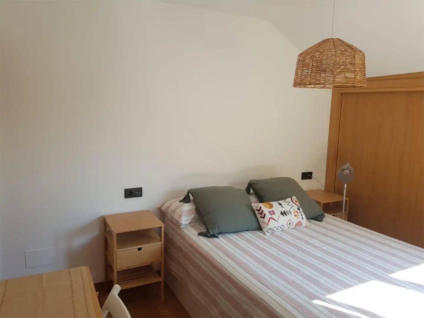 Piso de alquiler en A Illa de Arousa Habitación de Piso de alquiler en A Illa de Arousa con Parquet, Terraza y Amueblado