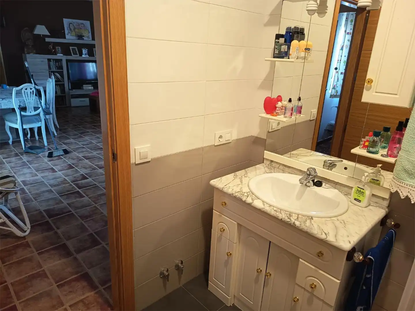 Bathroom of Flat for rent in Viso del Marqués  with Air Conditioner, Heating and Private garden