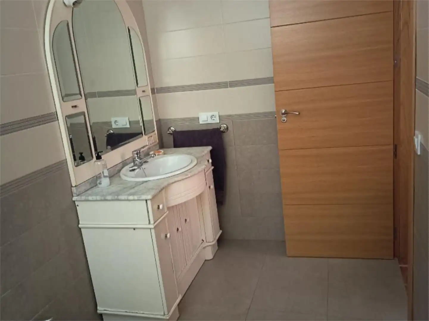 Bathroom of Flat for rent in Viso del Marqués  with Air Conditioner, Heating and Private garden