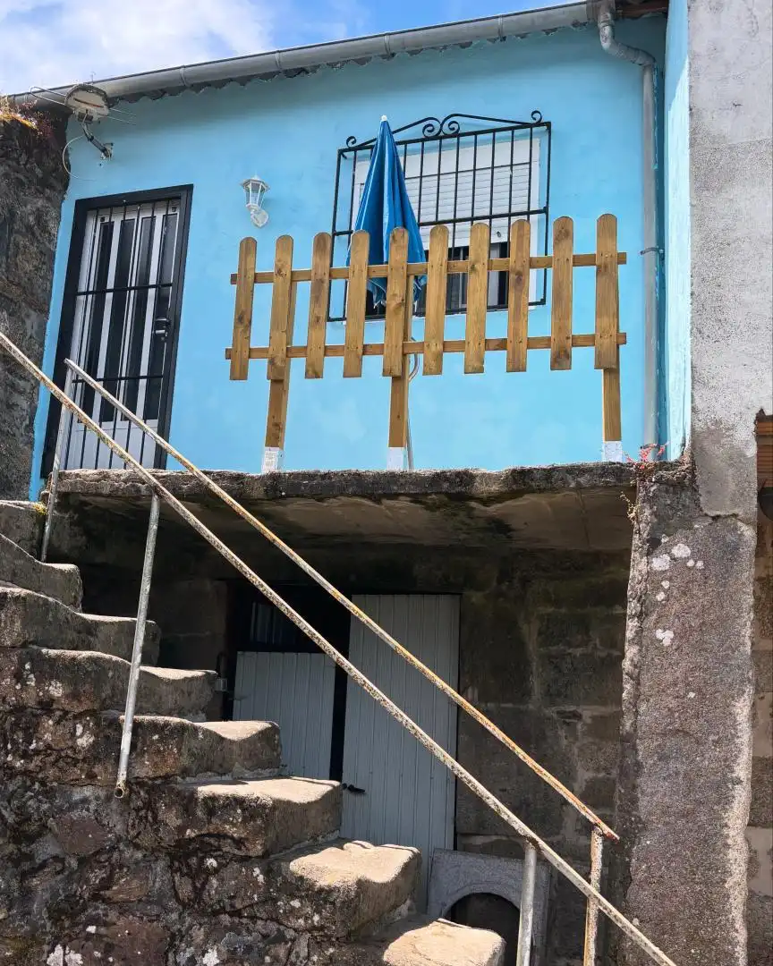 Planta baja en venta en Plaza de Hortensio Sobrino, 36, Castrelo de Miño Vista exterior de Planta baja en venta en Castrelo de Miño con Aire acondicionado, Calefacción y Jardín privado