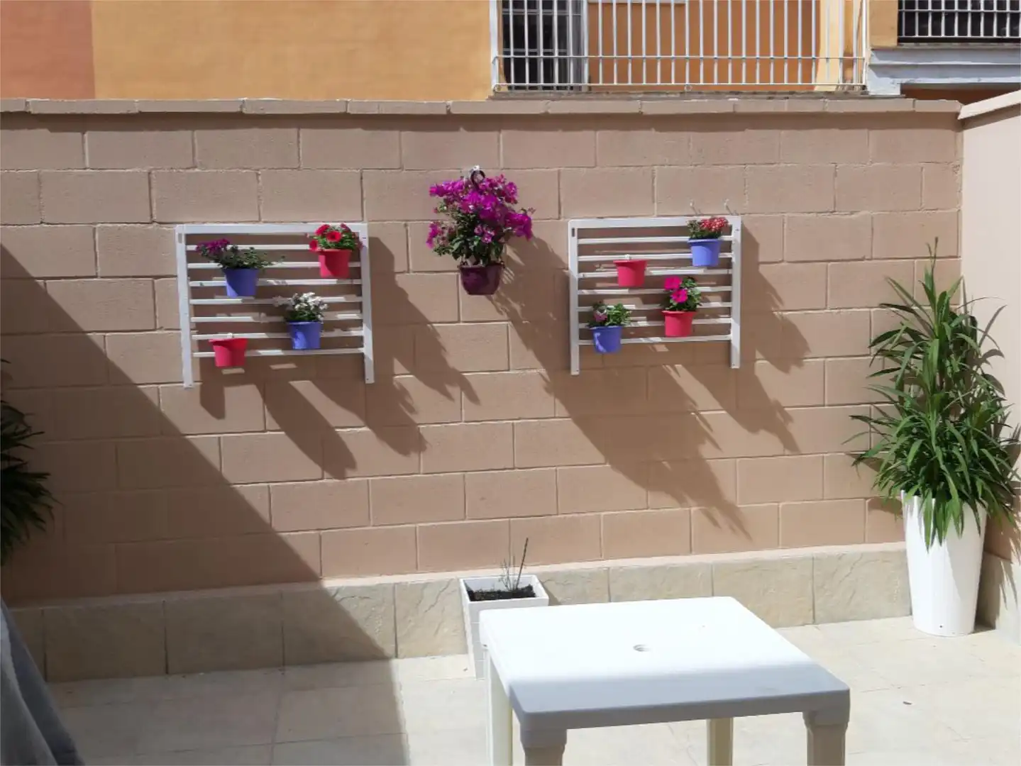Casa adosada en venda a Calle Granaína, 71, Gerena Terrassa de Casa adosada en venda en Gerena amb Aire condicionat, Terrassa i Balcó