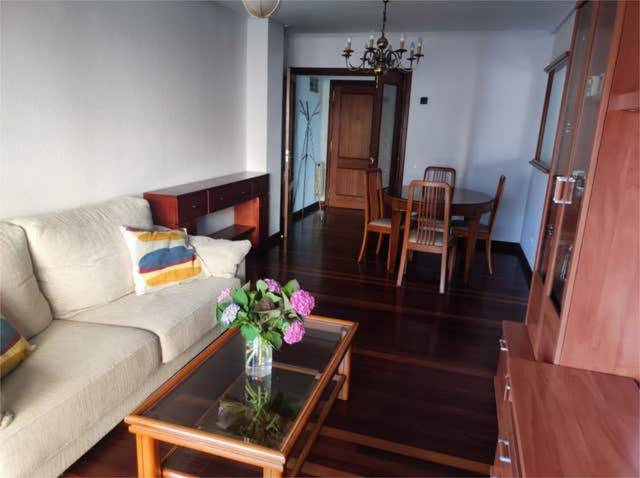 Piso en Alquiler en Valdenoja