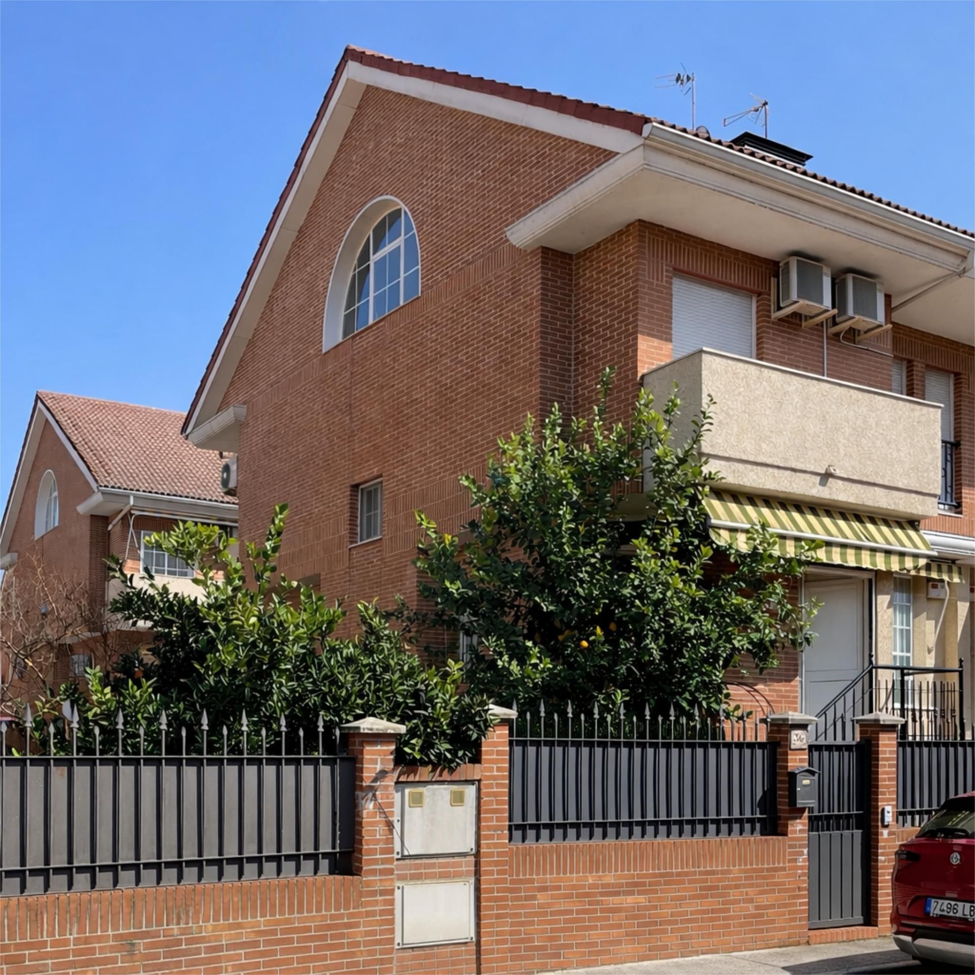 Exterior view of House or chalet for sale in Talavera de la Reina  with Air Conditioner, Terrace and Balcony