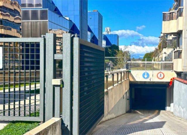 Garaje en Alquiler en Aravaca