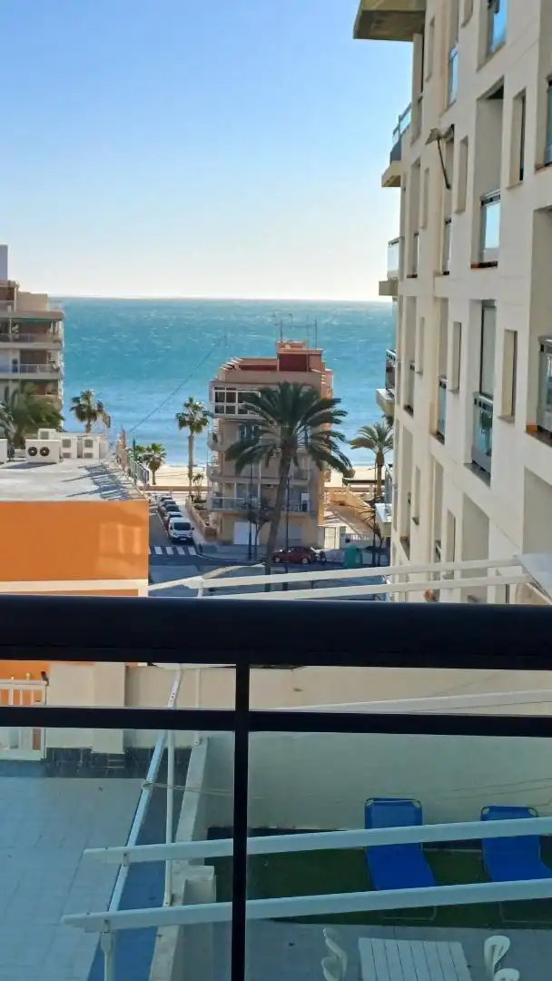 Flat for sale in Avinguda D'alcoi, 21, Campello Playa Exterior view of Flat for sale in El Campello with Air Conditioner, Terrace and Swimming Pool