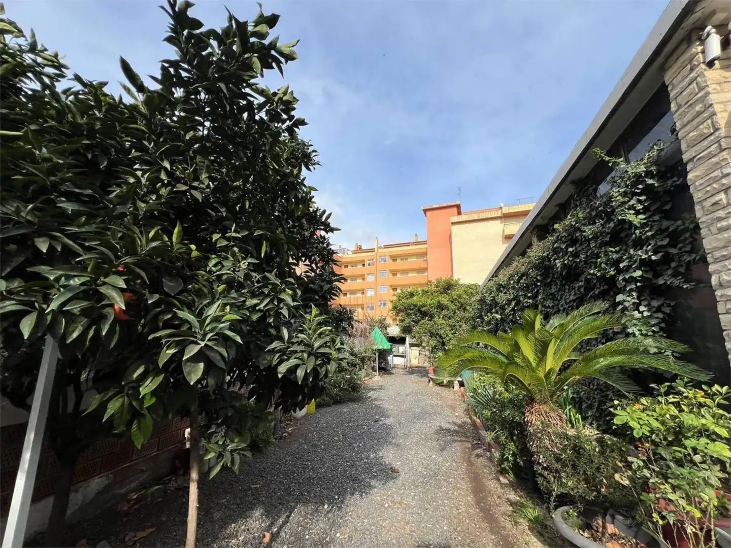 Houses for sale in Carrer d'Osca, Mar i Camp - Platja dels Capellans Garden of Houses for sale in Salou with Air Conditioner and Terrace