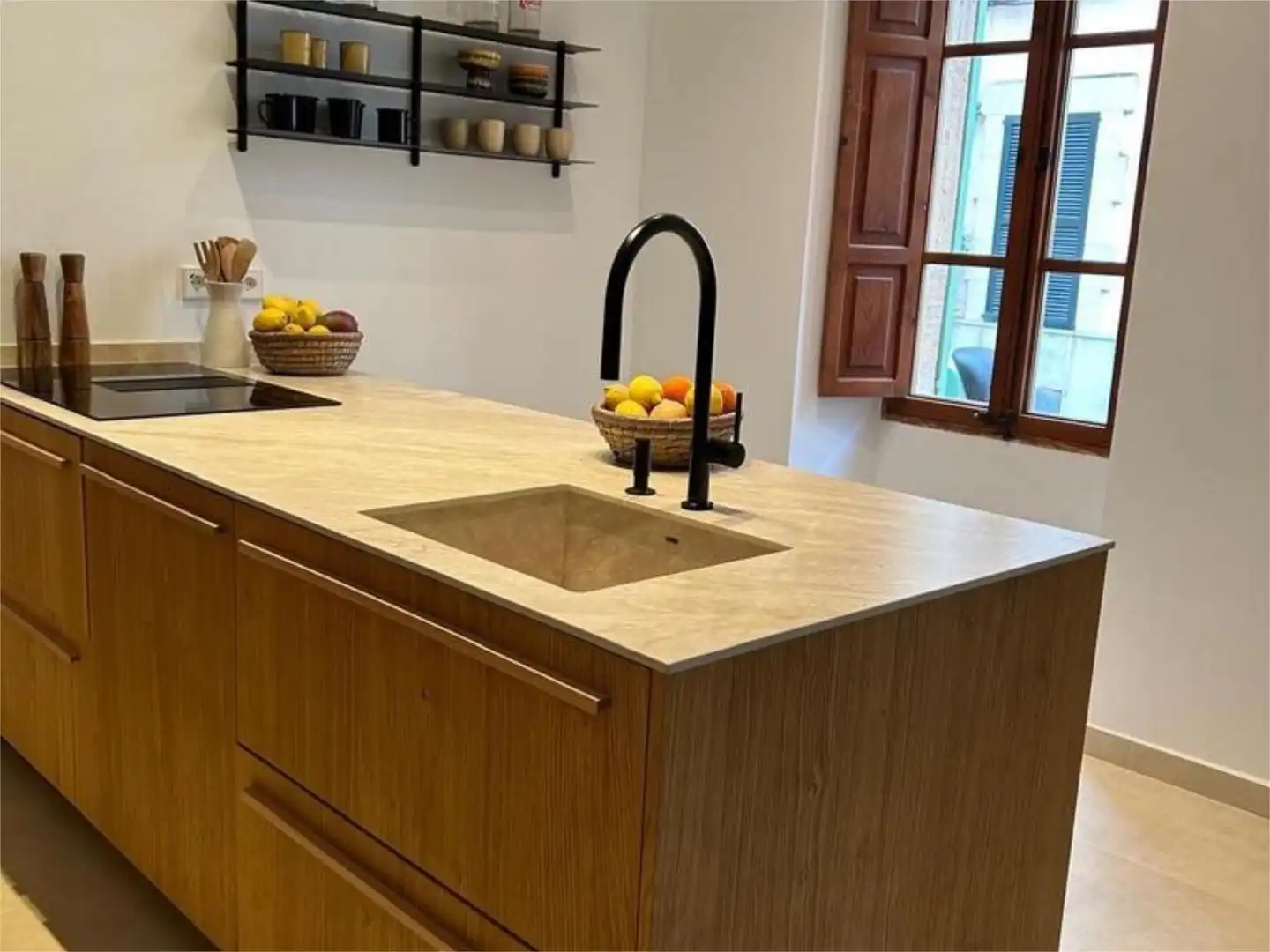 Flat for sale in Ciutat d'Alcúdia Kitchen of Flat for sale in Alcúdia with Air Conditioner and Terrace
