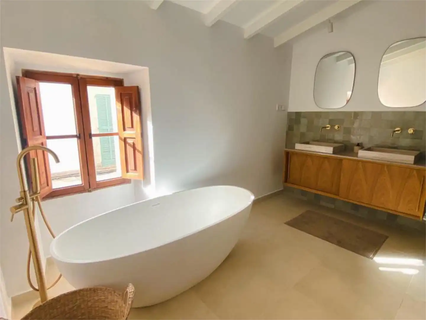 Flat for sale in Ciutat d'Alcúdia Bathroom of Flat for sale in Alcúdia with Air Conditioner and Terrace