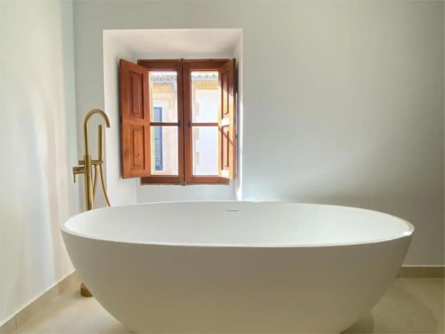 Flat for sale in Ciutat d'Alcúdia Bathroom of Flat for sale in Alcúdia with Air Conditioner and Terrace