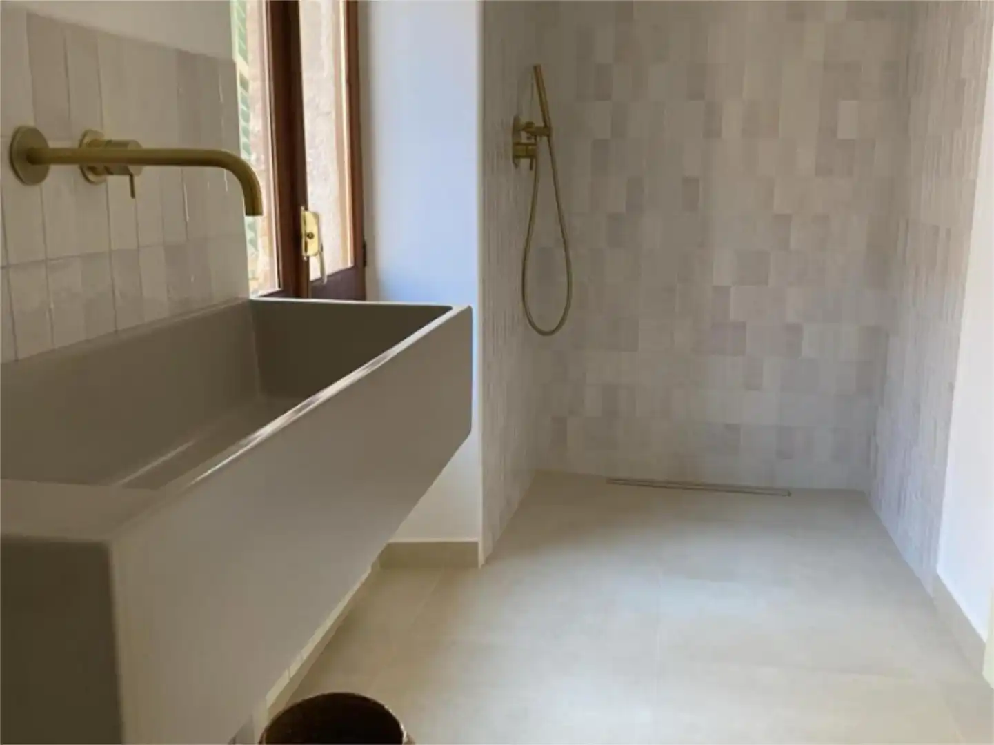 Flat for sale in Ciutat d'Alcúdia Bathroom of Flat for sale in Alcúdia with Air Conditioner and Terrace