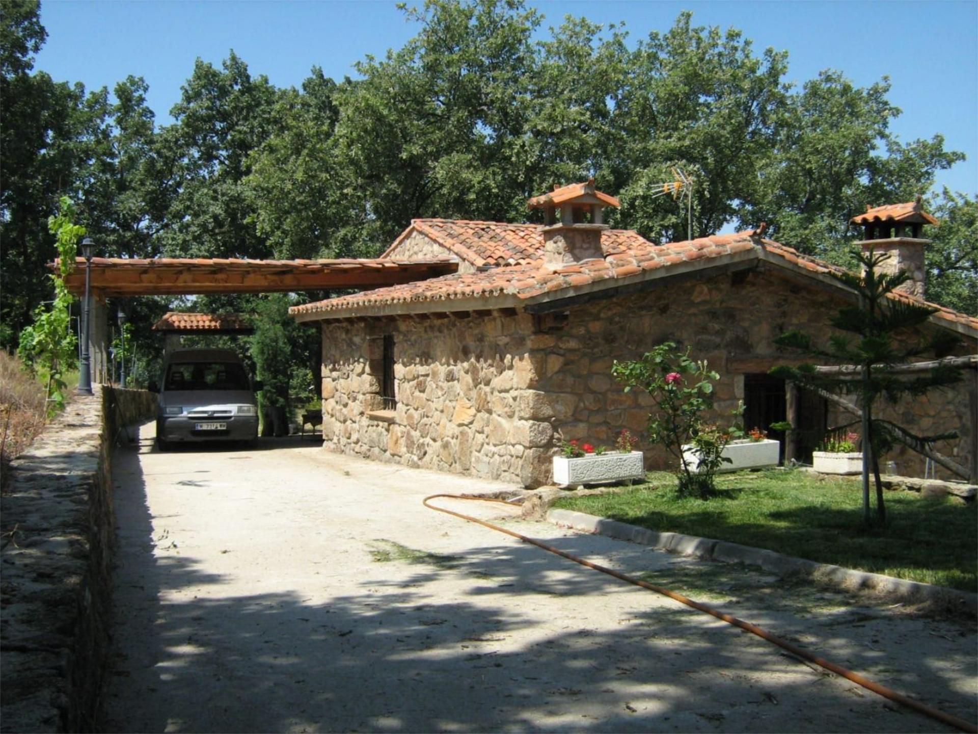 Außenansicht von Wohnung zum Verkauf in Losar de la Vera mit Privatgarten, Parkett und Terrasse