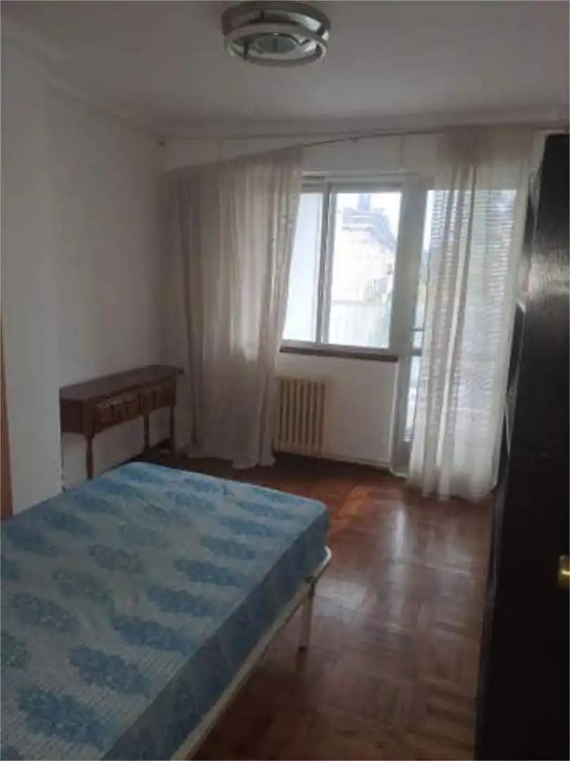 Habitación de Piso de alquiler en Santiago de Compostela  con Amueblado