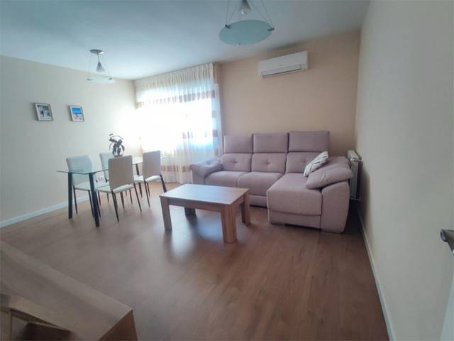 Piso en Venta en Calle de Armenteros, 27 en Valdezarza