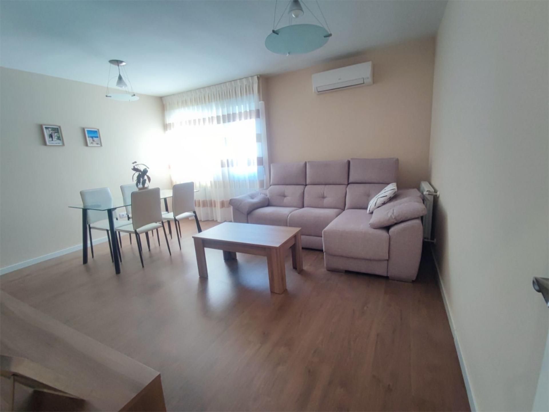 Living room of Flat for sale in  Madrid Capital  with Air Conditioner and Balcony