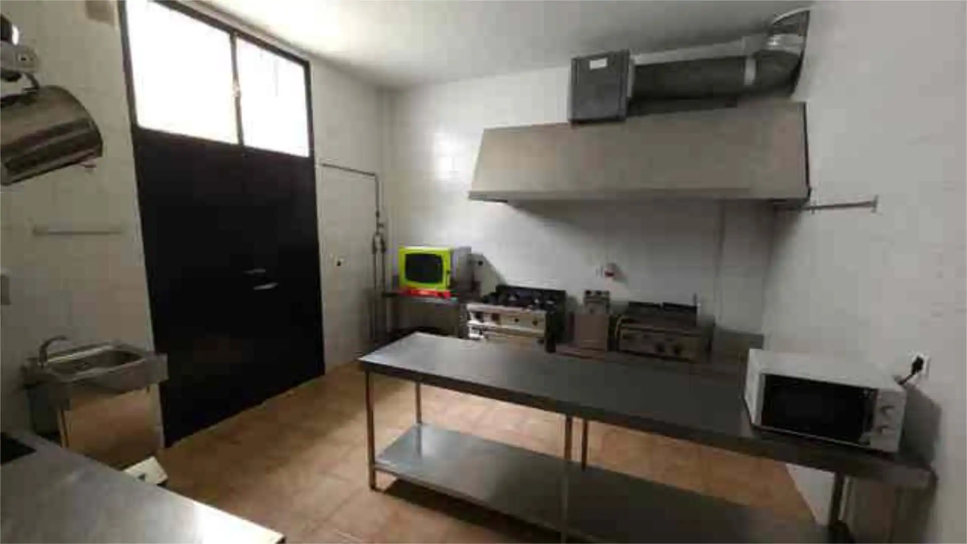 Local de alquiler en Jubrique Cocina de Local de alquiler en Jubrique con Aire acondicionado