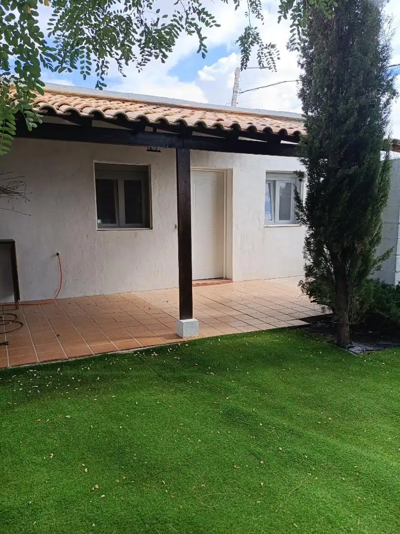 Casa adosada de alquiler en Extrarradio Villaflores, Mejorada del Campo