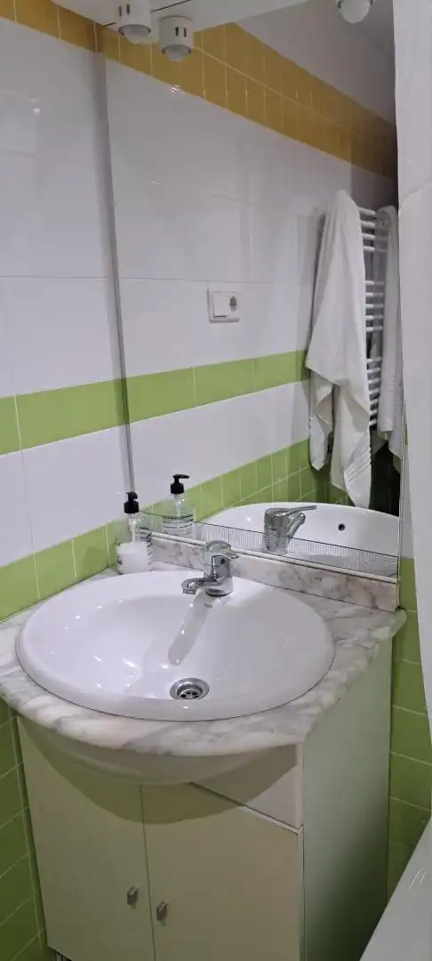 Piso en venta en Calle de Navacerrada, 2, Cerceda Baño de Piso en venta en El Boalo - Cerceda – Mataelpino con Calefacción, Jardín privado y Parquet