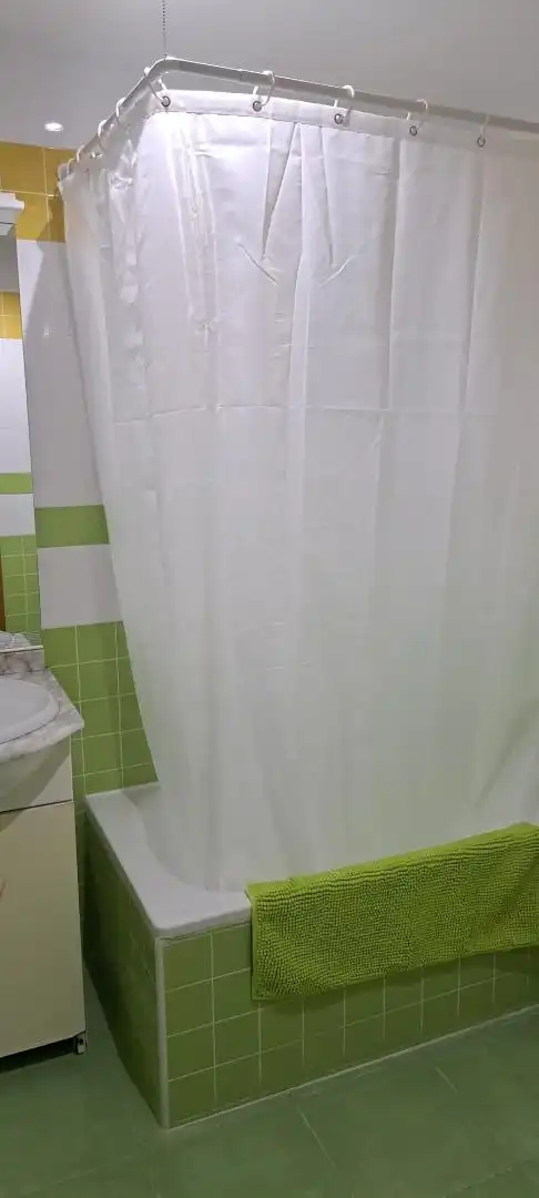 Piso en venta en Calle de Navacerrada, 2, Cerceda Baño de Piso en venta en El Boalo - Cerceda – Mataelpino con Calefacción, Jardín privado y Parquet
