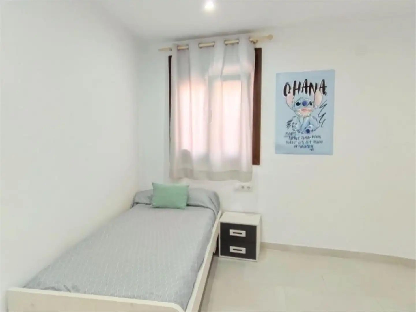 Habitación de Casa adosada en venta en Alcalá del Río con Aire acondicionado y Terraza