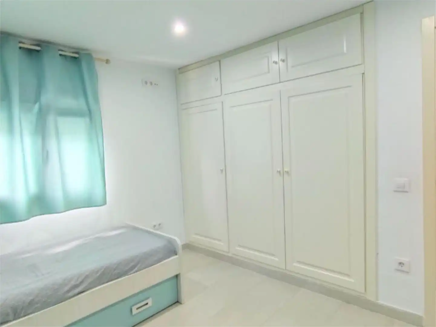 Habitación de Casa adosada en venta en Alcalá del Río con Aire acondicionado y Terraza