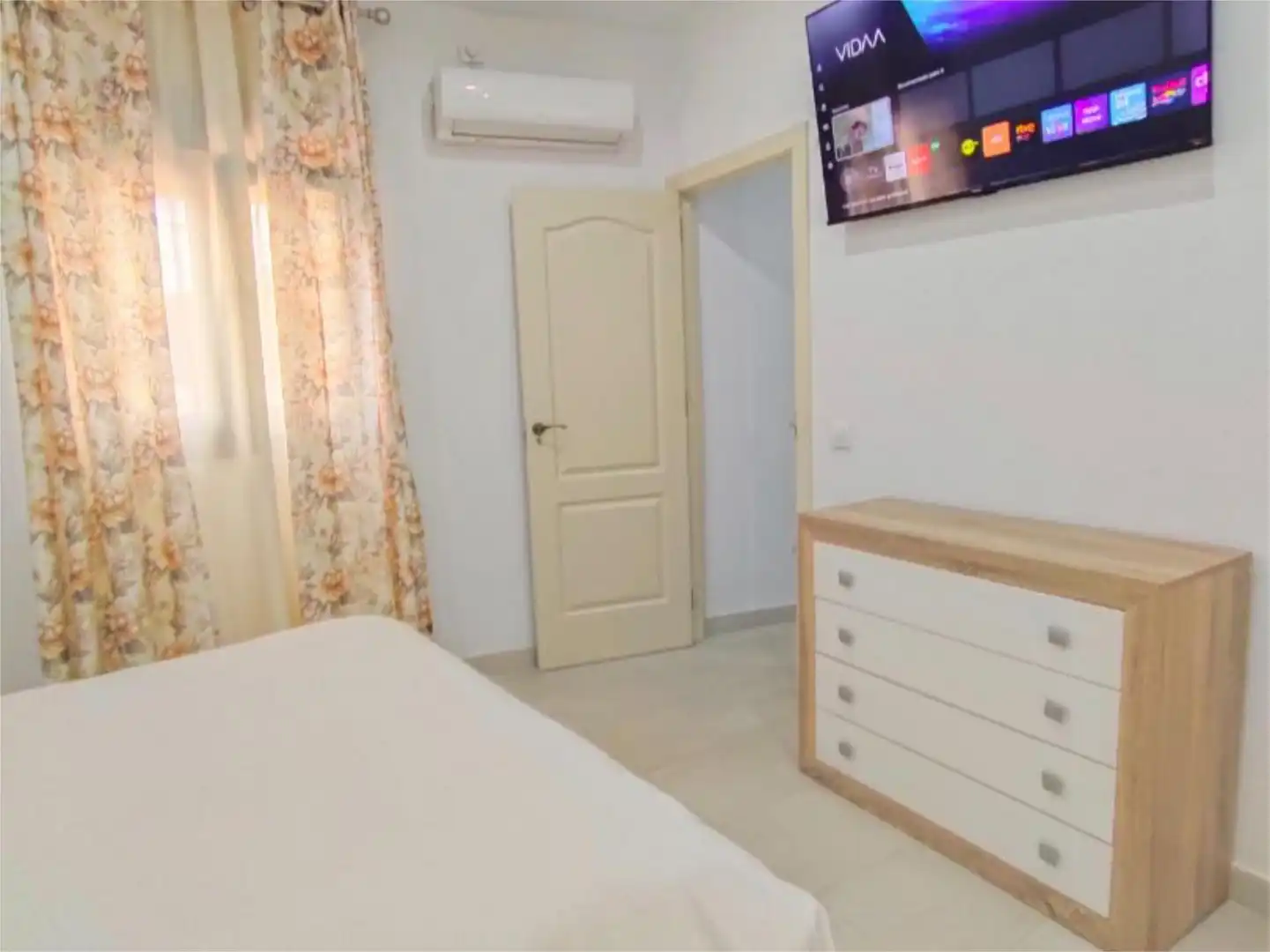 Habitación de Casa adosada en venta en Alcalá del Río con Aire acondicionado y Terraza