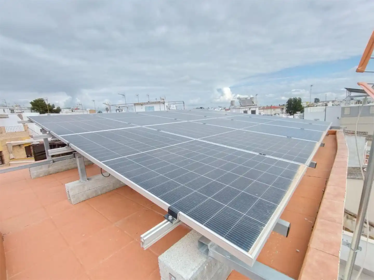 Vista exterior de Casa adosada en venta en Alcalá del Río con Aire acondicionado y Terraza