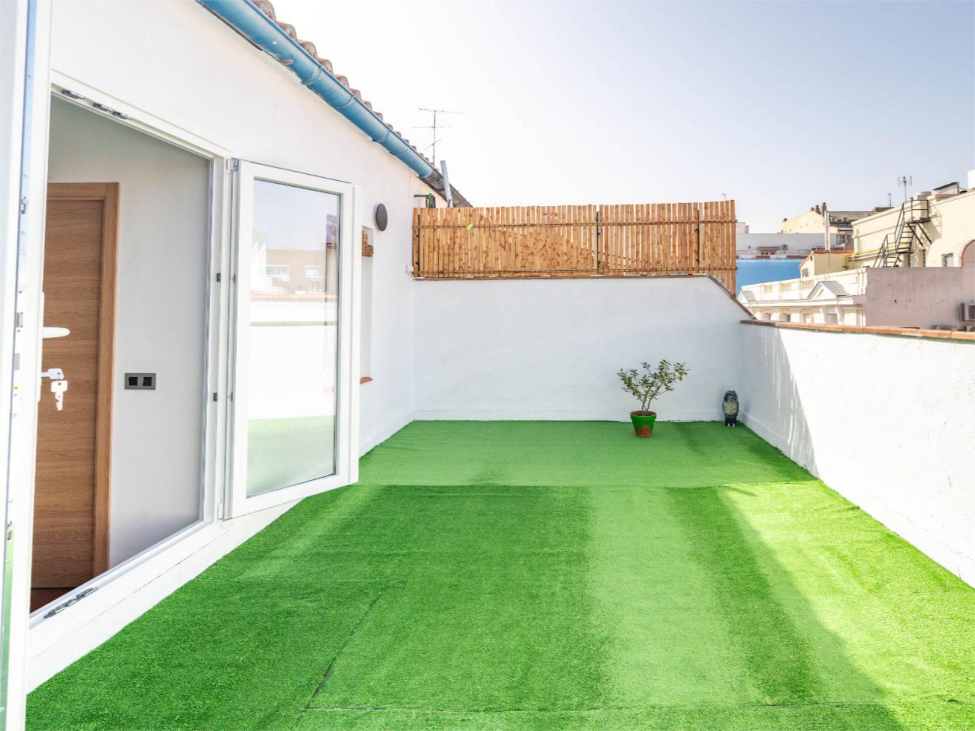 Terrasse von Dachboden zur Miete in  Madrid Capital mit Klimaanlage, Terrasse und Balkon