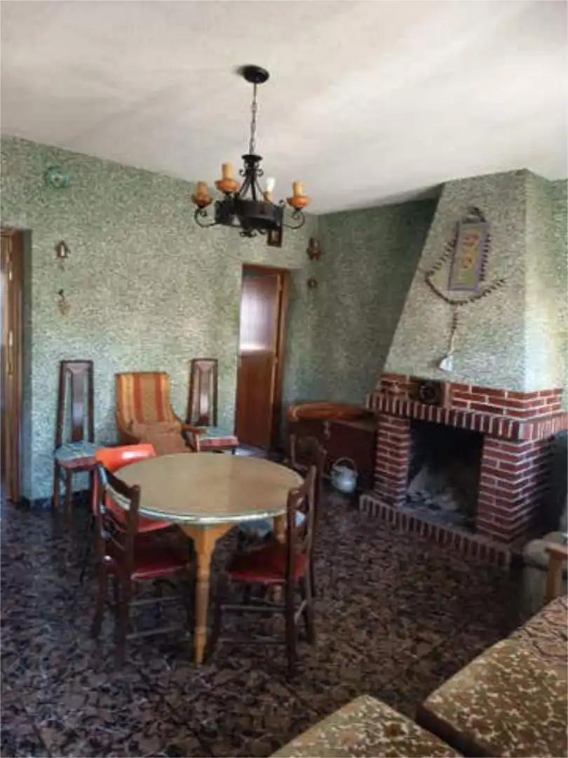 Esszimmer von Einfamilien-Reihenhaus zum Verkauf in Trujillo mit Privatgarten, Abstellraum und Schwimmbad