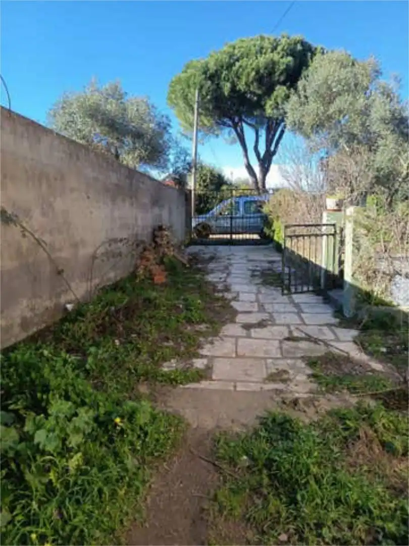 Einfamilien-Reihenhaus zum Verkauf in Trujillo mit Privatgarten, Abstellraum und Schwimmbad
