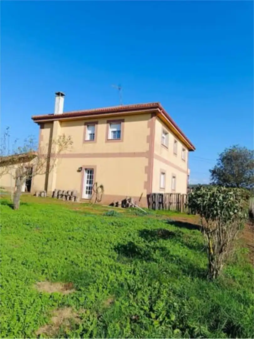 Casa adosada en venda a Lalín Vista exterior de Casa adosada en venda en Lalín amb Calefacció, Jardí privat i Terrassa