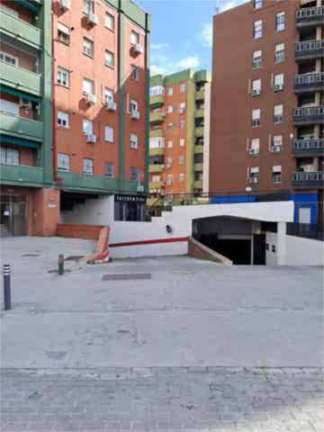 Garaje en Alquiler en San Carlos - San José