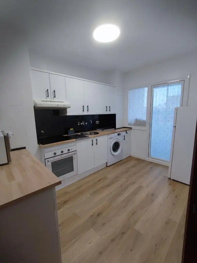 Room in Calle de Guipuzcoa, 6, Delicias Kitchen of Flat for share in Valladolid with Heating, Parquet flooring and Terrace