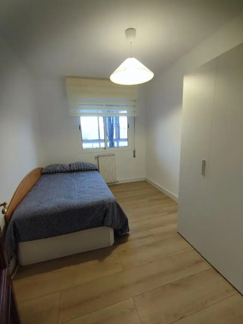 Room in Calle de Guipuzcoa, 6, Delicias Bedroom of Flat for share in Valladolid with Heating, Parquet flooring and Terrace