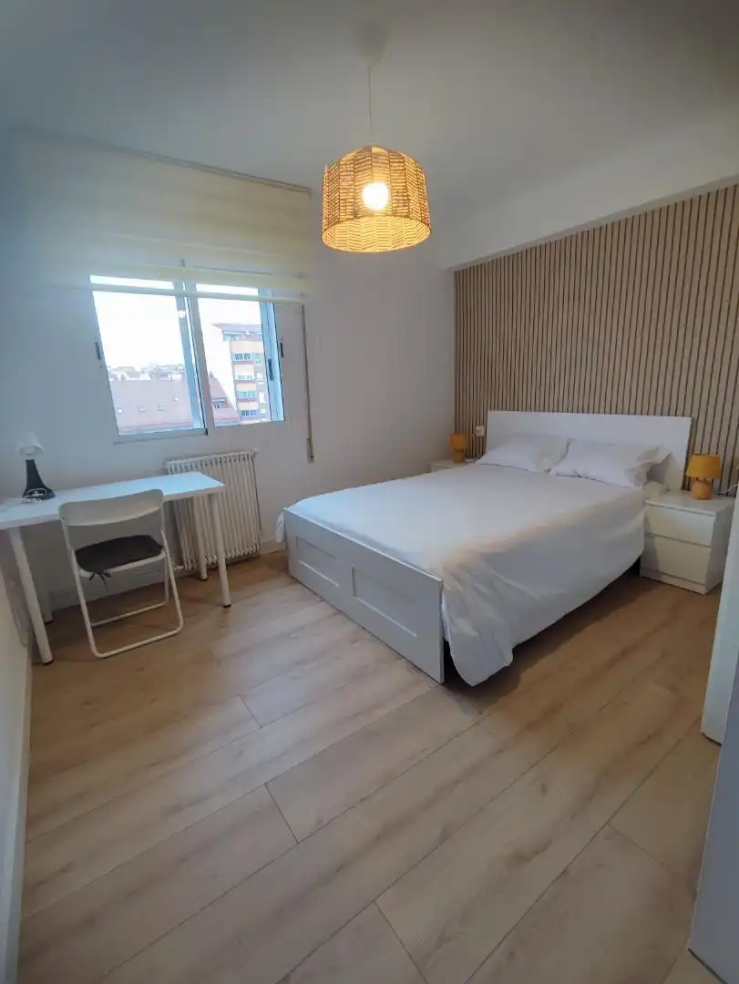 Room in Calle de Guipuzcoa, 6, Delicias Bedroom of Flat for share in Valladolid with Heating, Parquet flooring and Terrace