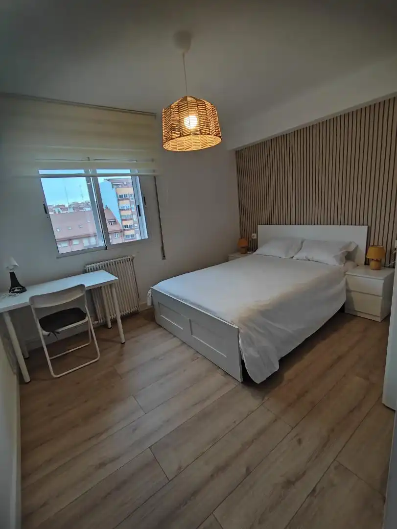 Room in Calle de Guipuzcoa, 6, Delicias Bedroom of Flat for share in Valladolid with Heating, Parquet flooring and Terrace