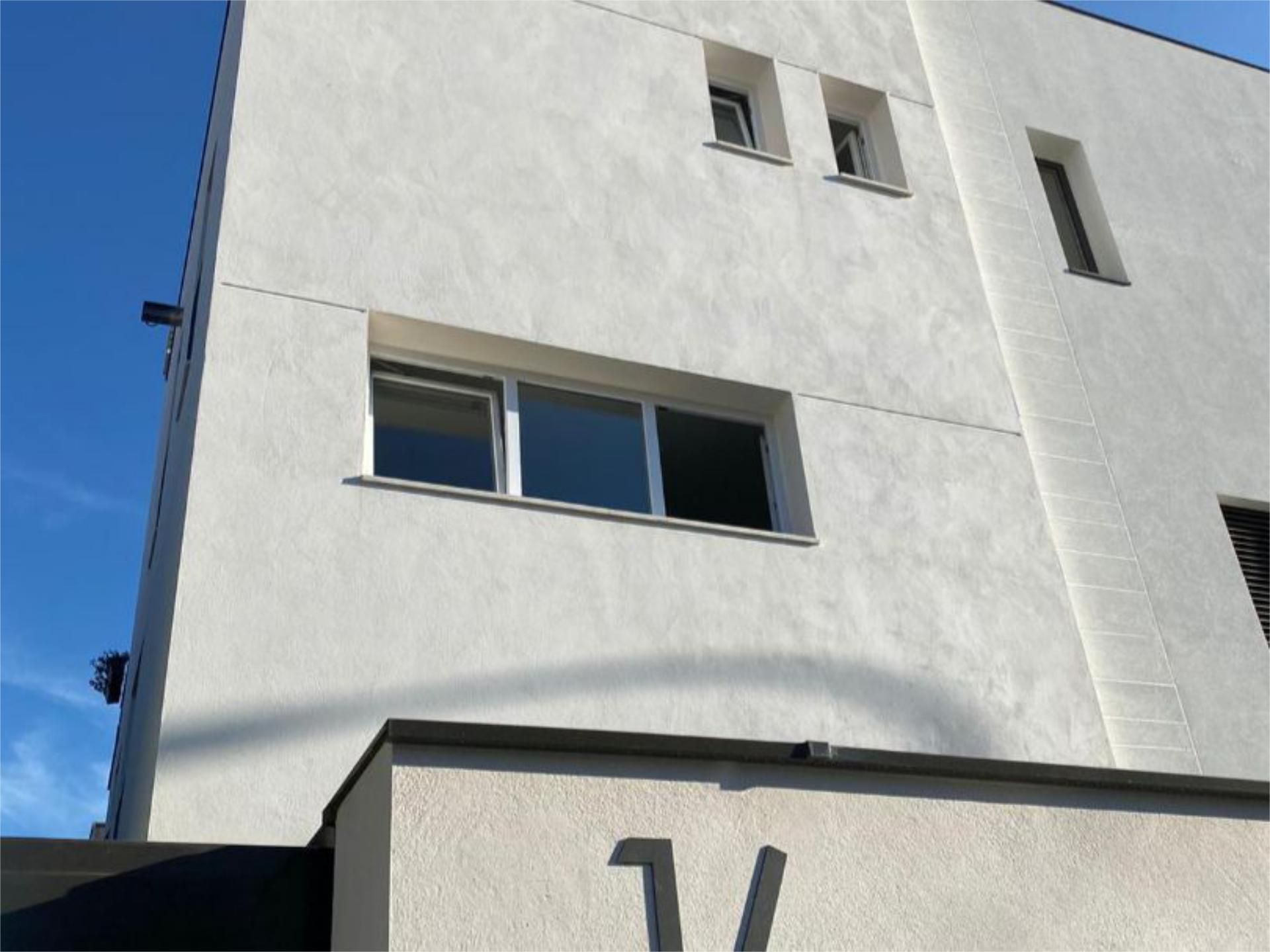 Exterior view of Apartment for rent in  Madrid Capital  with Air Conditioner, Heating and Private garden