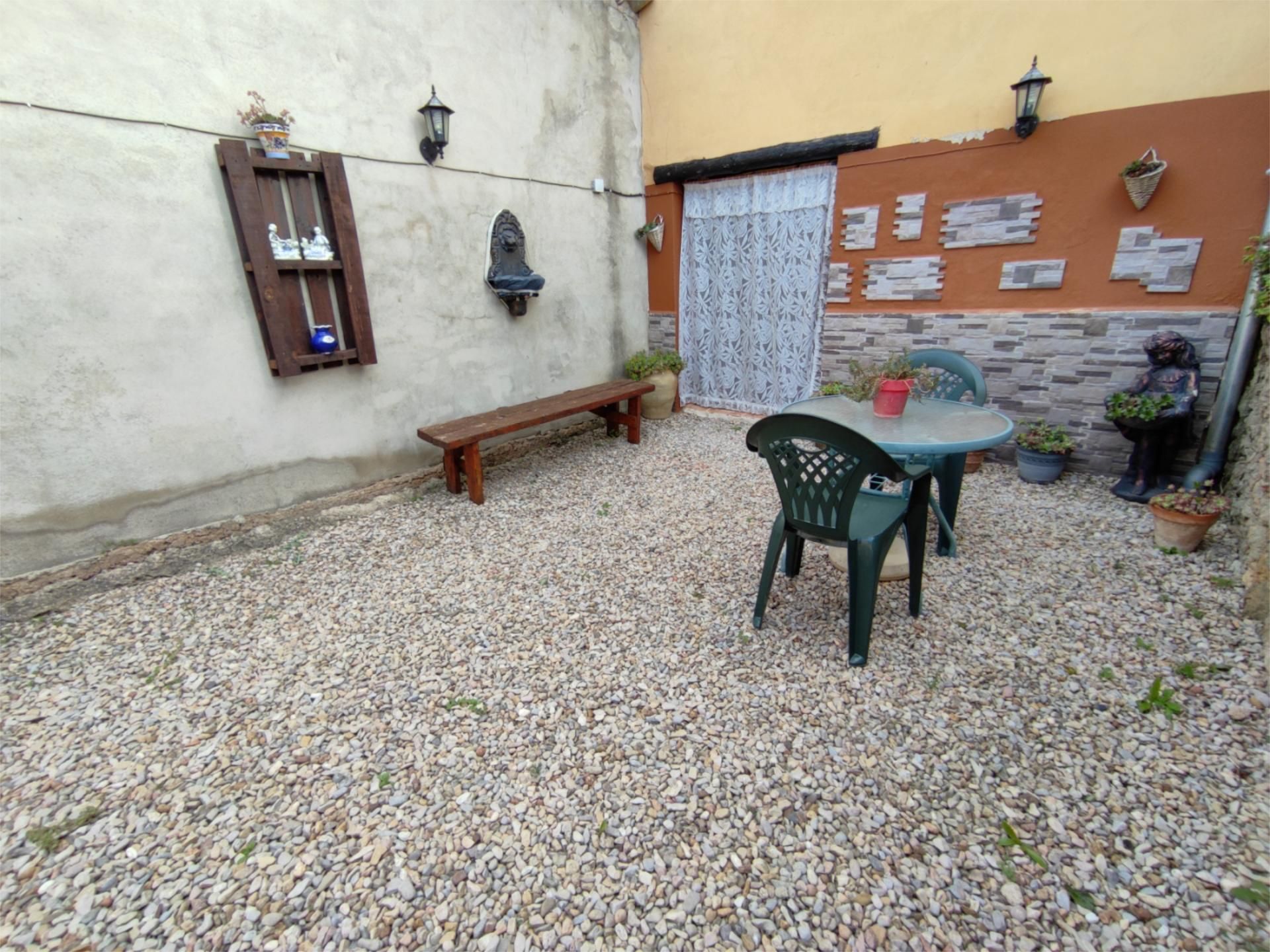 Casa adosada en venda a Calle Nueva, 16, Castielfabib Terrassa de Casa adosada en venda en Castielfabib amb Aire condicionat, Calefacció i Parquet