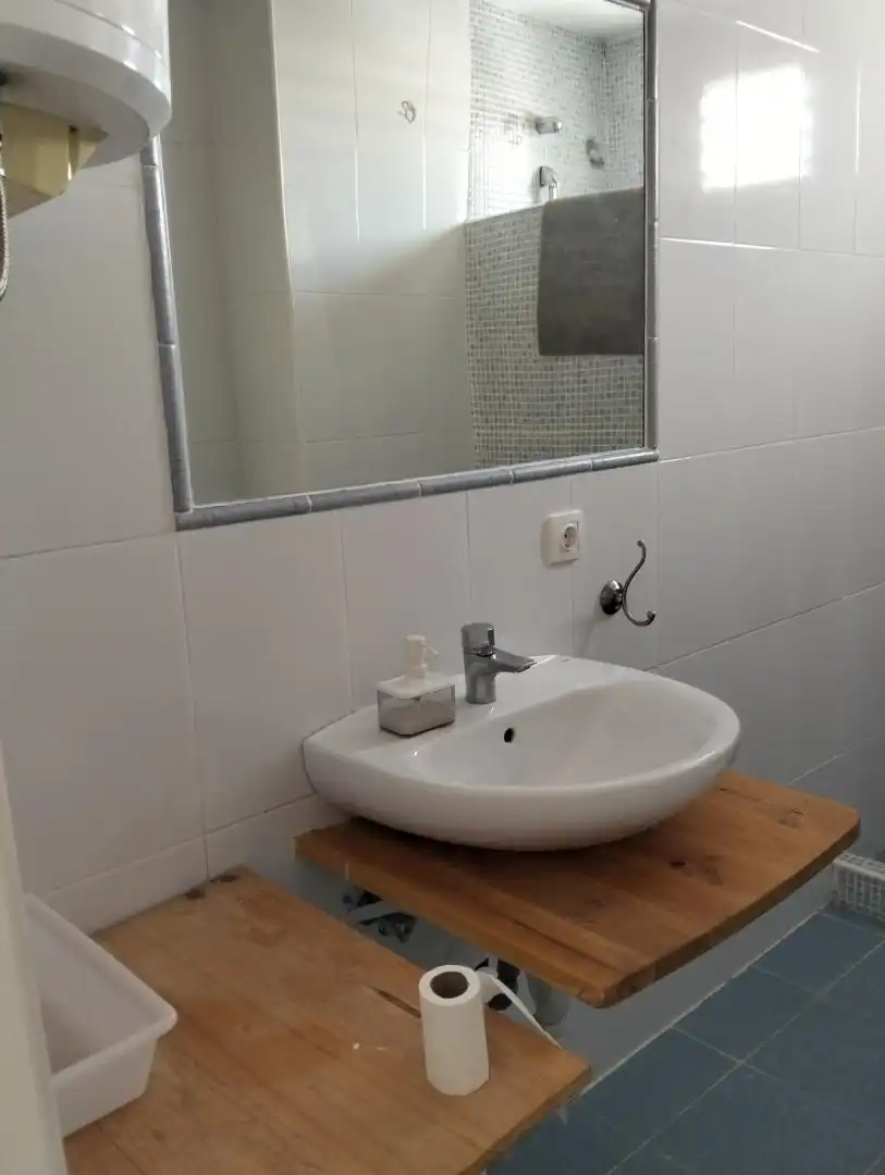 Baño de Piso de alquiler en Sevilla con Aire acondicionado, Amueblado y Lavadora