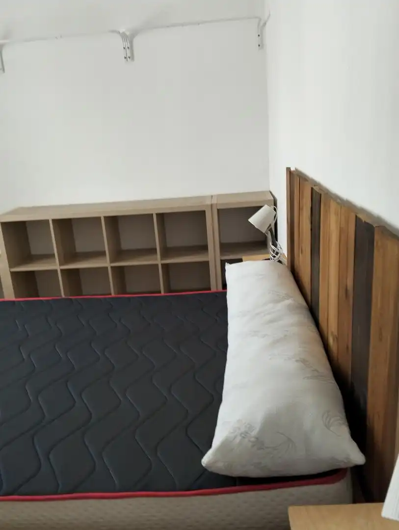 Habitación de Piso de alquiler en Sevilla con Aire acondicionado, Amueblado y Lavadora