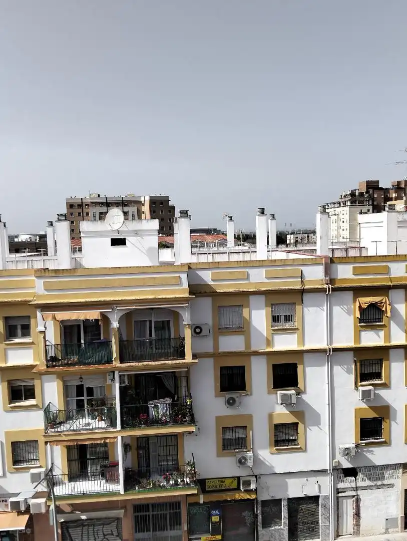 Vista exterior de Piso de alquiler en Sevilla con Aire acondicionado, Amueblado y Lavadora