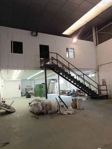 Local comercial en Venta en Calle C, 10 en Gines