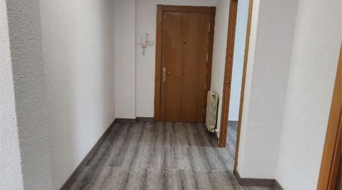 Piso de alquiler en Calle de María Lostal, 32, Paseo Constitución - Las Damas, Zaragoza Capital - imagen 2 Foto 2 de Piso de alquiler en Calle de María Lostal, 32, Paseo Constitución - Las Damas, Zaragoza Capital