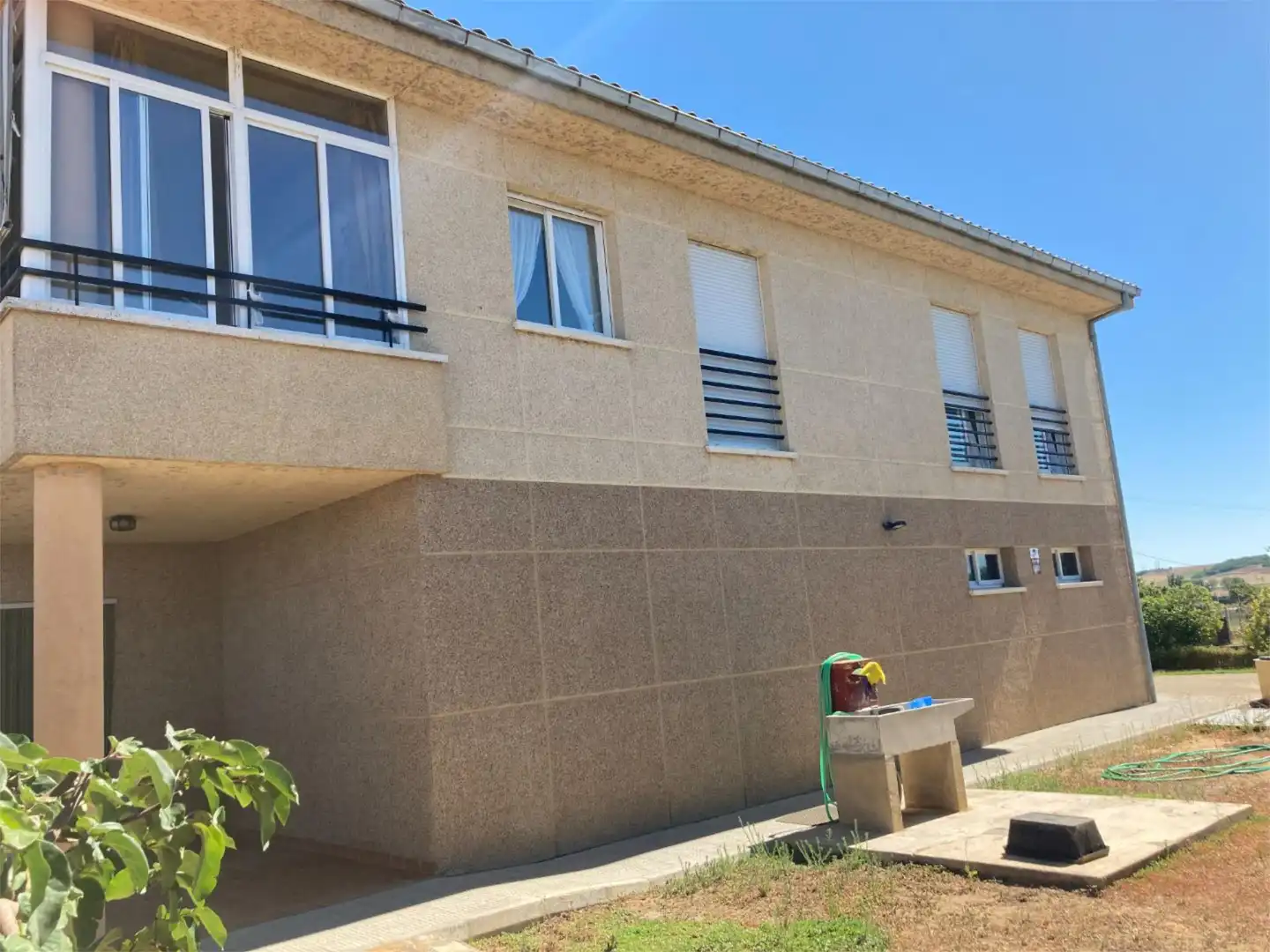 Casa o chalet en venta en Camino de la Vega Pozuelos, 3, Monfarracinos Vista exterior de Casa o chalet en venta en Monfarracinos con Calefacción, Jardín privado y Terraza