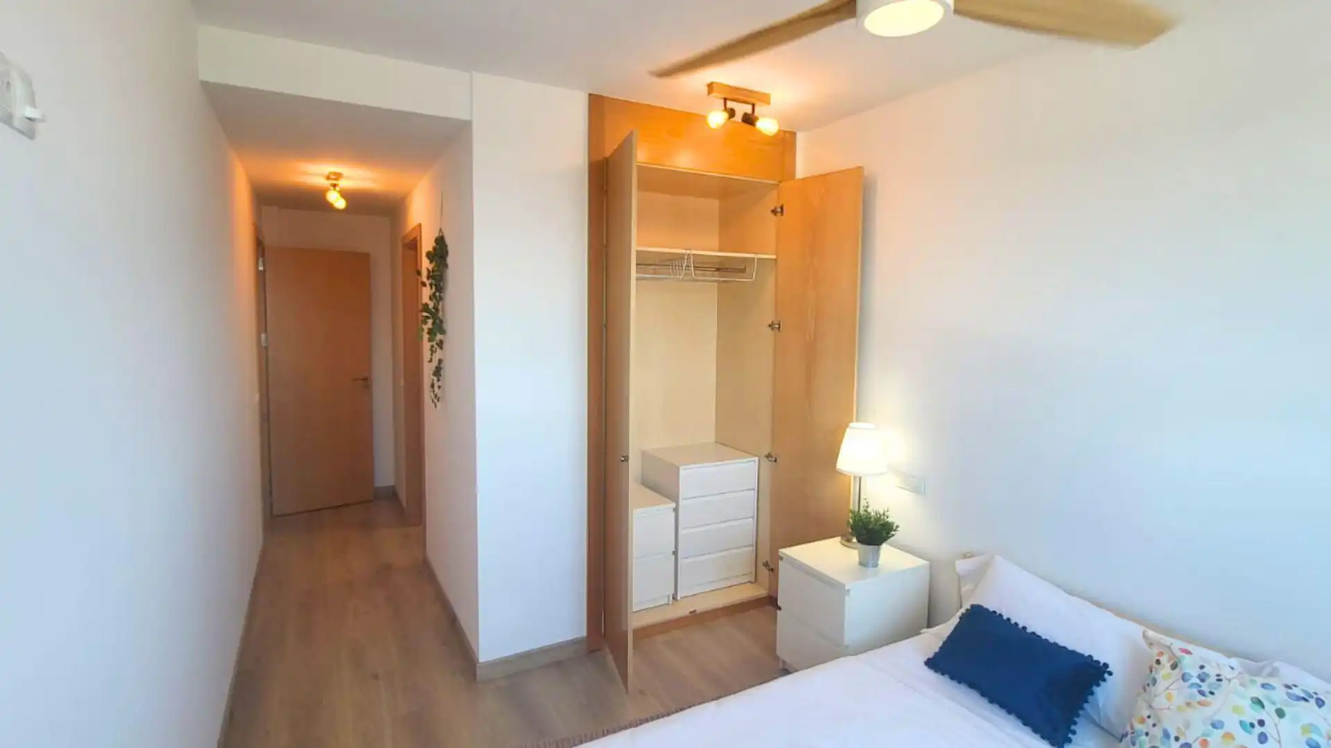 Habitación en Calle las Trece Rosas, 12, Urbanizaciones Habitación de Piso para compartir en Rivas-Vaciamadrid con Calefacción, Piscina y Amueblado