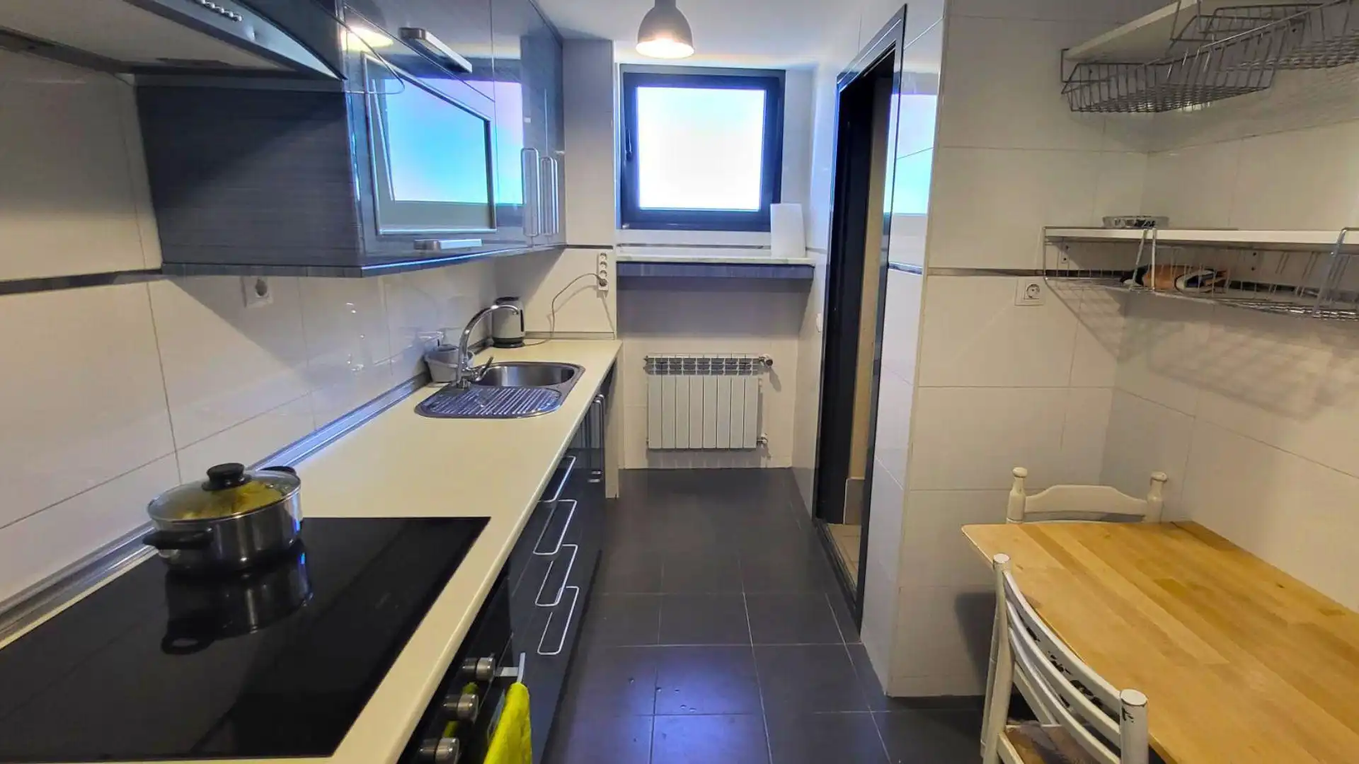 Habitación en Calle las Trece Rosas, 12, Urbanizaciones Cocina de Piso para compartir en Rivas-Vaciamadrid con Calefacción, Piscina y Amueblado