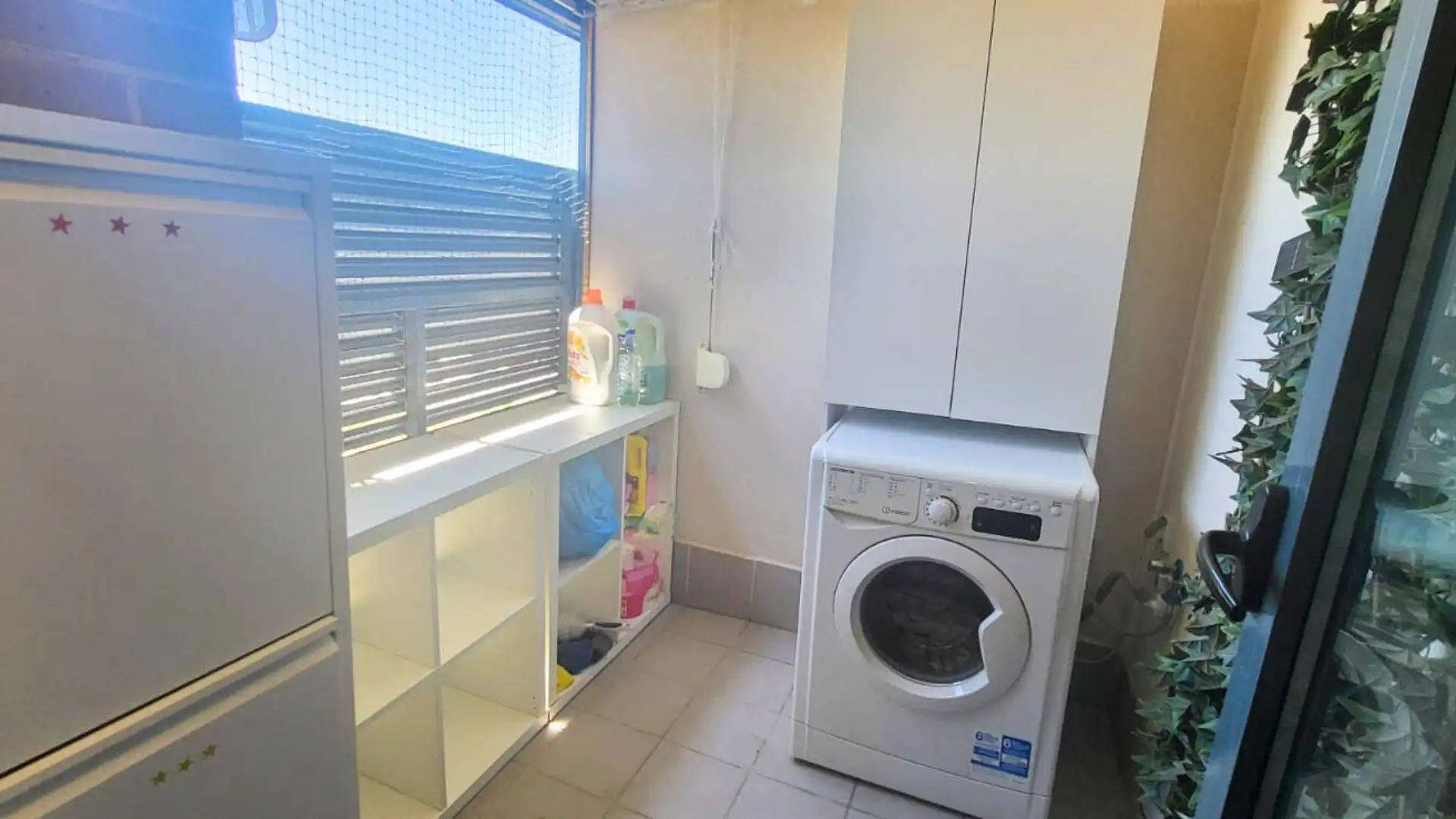 Habitación en Calle las Trece Rosas, 12, Urbanizaciones Cocina de Piso para compartir en Rivas-Vaciamadrid con Calefacción, Piscina y Amueblado